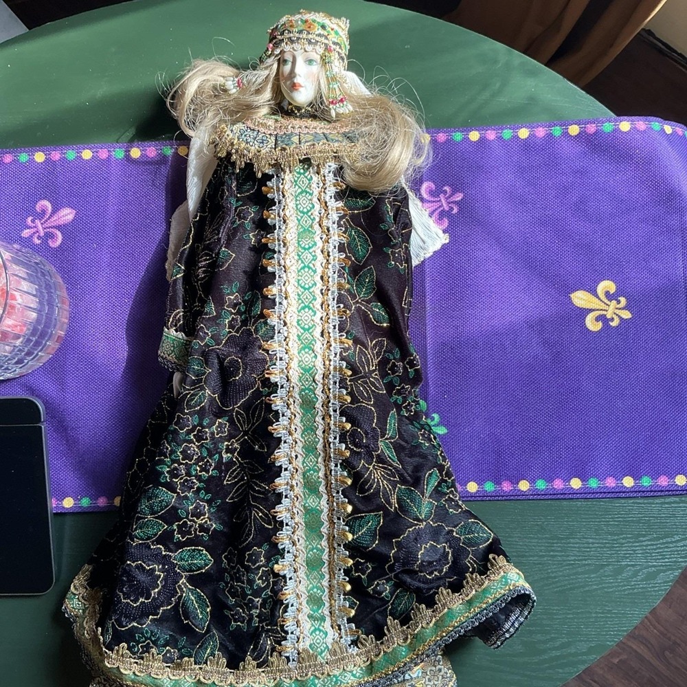 Majestic Vintage RUSSIAN FOLK DOLL Traditional Kokoshnik Costume  23" Tall - Picture 2 of 16